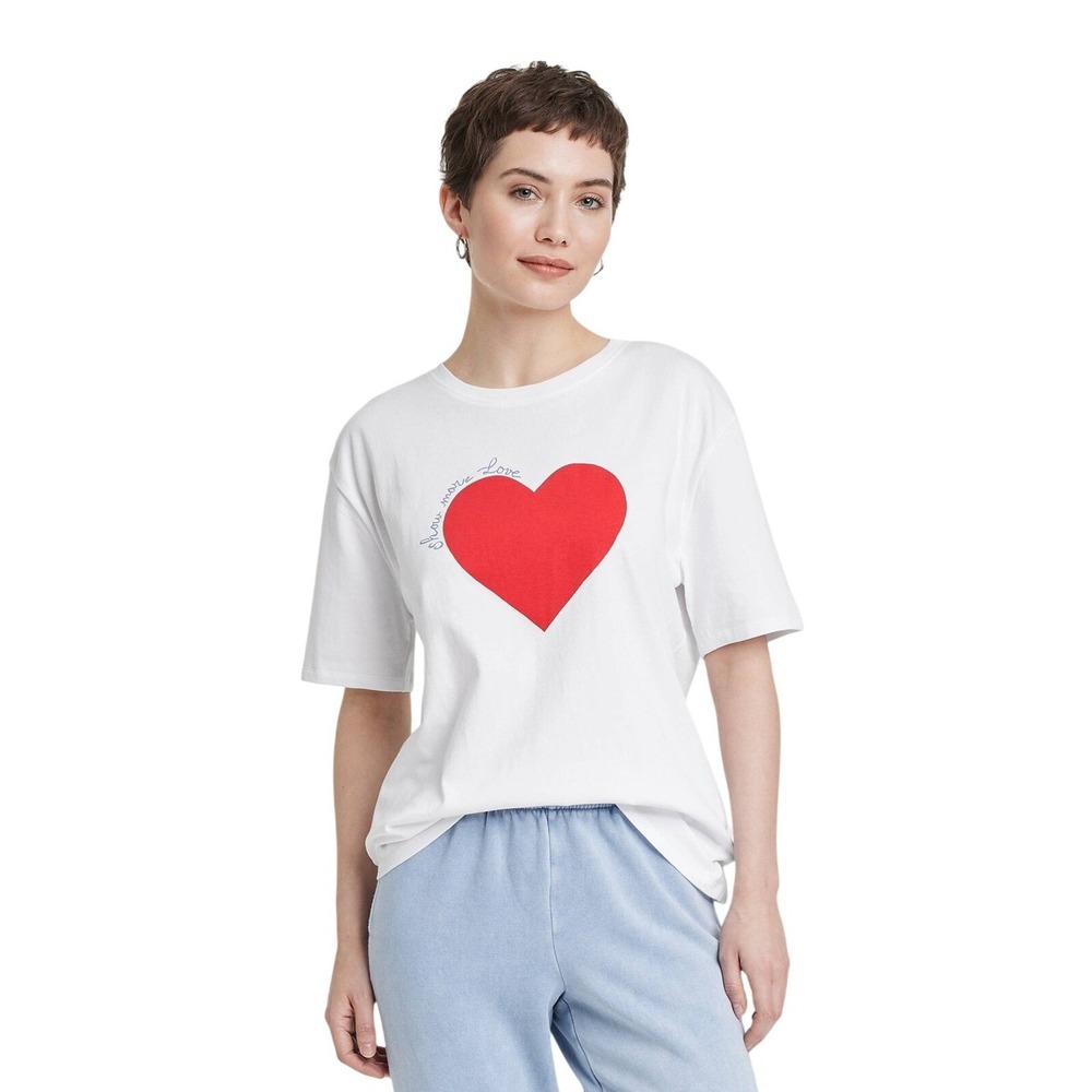 NWT‎ Universal Thread Women's Oversized T-Shirt  "Show More Love" Size Medium